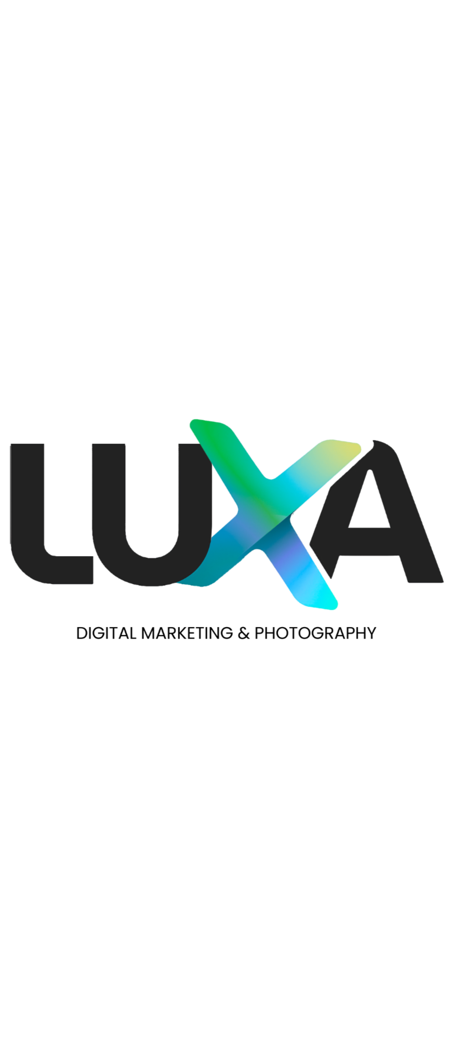 Alt="Luxa Logo mit Slogan: Digital Marketing & Photography – Strategische Konzepte & visuelle Stories"